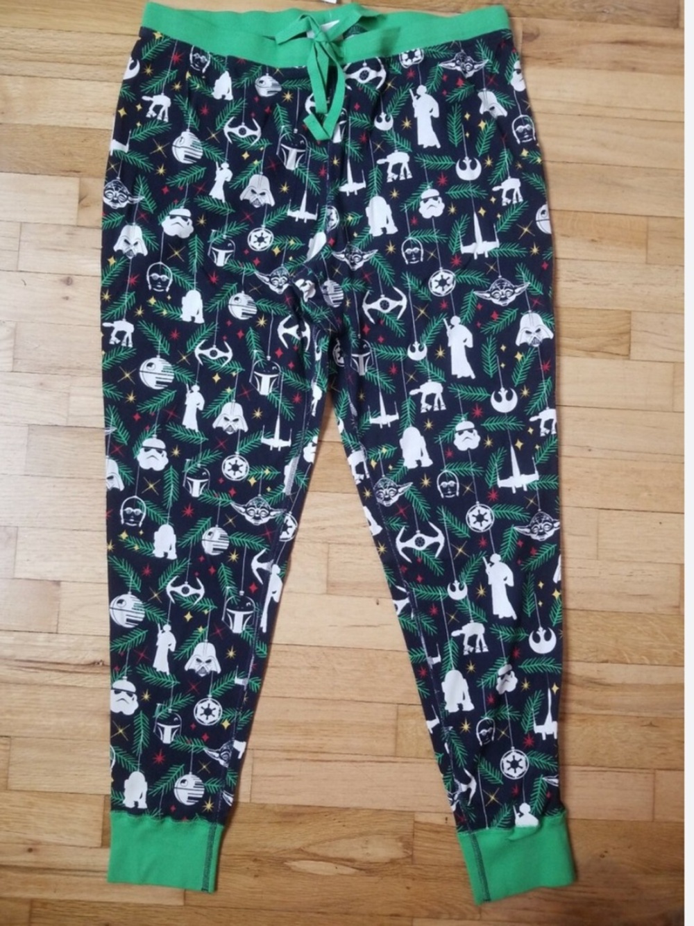HANNA ANDERSSON
WOMEN'S STAR WARS ORNAMENT HOLIDAY PAJAMA PANTS Size L